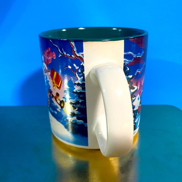 DISNEY STORE VTG 1995 CHRISTMAS WINNIE THE POOH COLLECTIBLE CERAMIC MUG - Picture 10 of 13